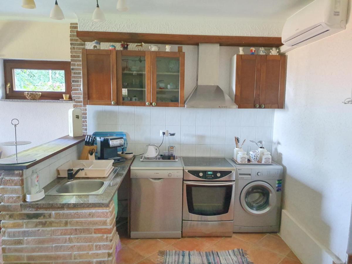 Studio Apartman Marti كوسترينا المظهر الخارجي الصورة